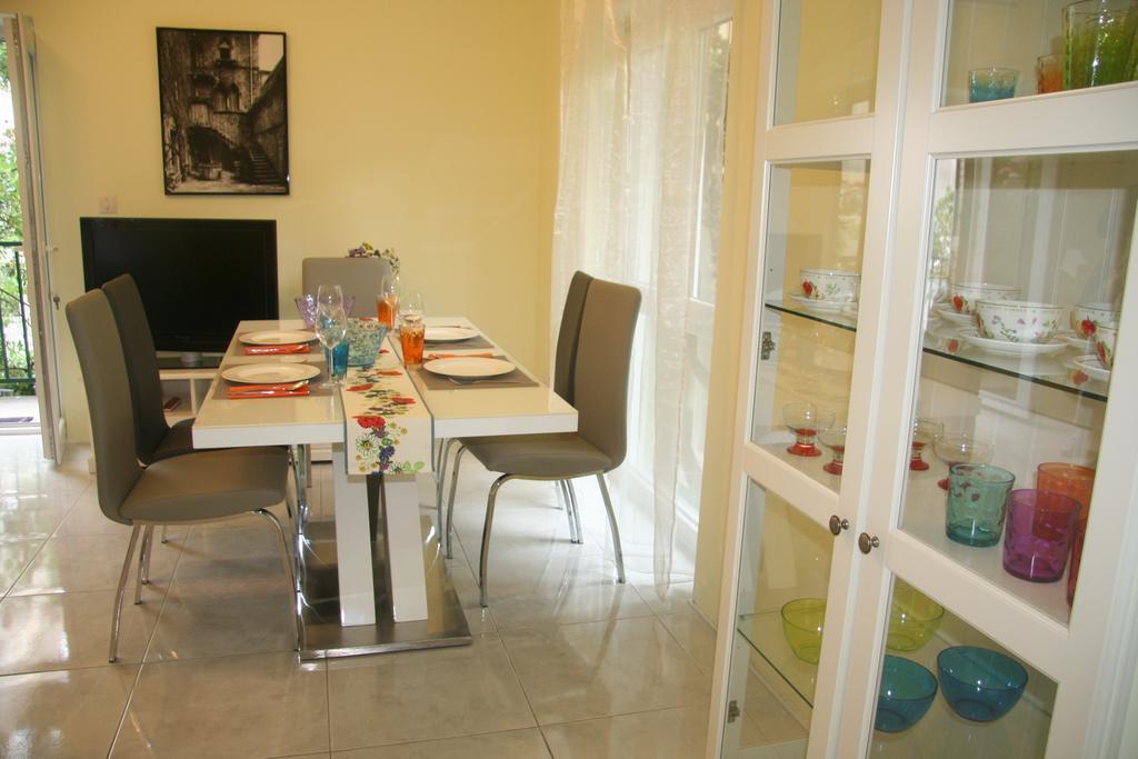 Sabina Apartments Омиш Номер фото